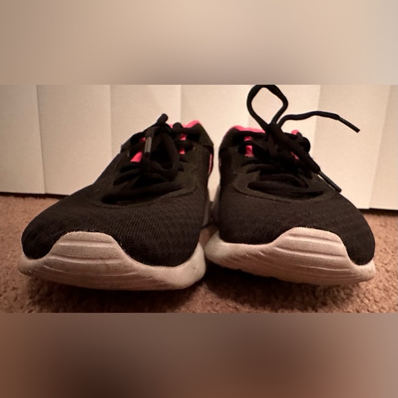 Nike Unisex Big Kids Youth Tanjun Running Gym Shoes Sneakers Black Pink 5Y - Picture 6 of 15
